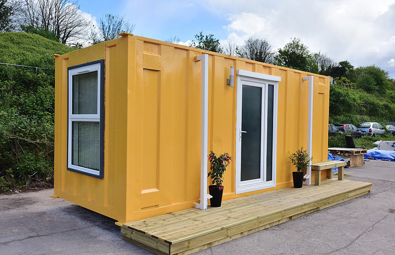 集裝箱也能當住宅？英國企業(yè)家創(chuàng)新改造，為流浪漢提供溫暖家園