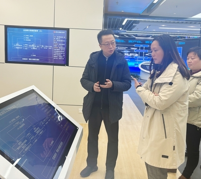 廣西日報赴貴陽貴安調(diào)研 大數(shù)據(jù)產(chǎn)業(yè)經(jīng)驗與網(wǎng)絡(luò)工程發(fā)展啟示